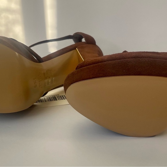 GUCCI. NEVER WORN Suede Platform Sand Pelle
New Chocolate Sandal Size 36.5 - Picture 3 of 9